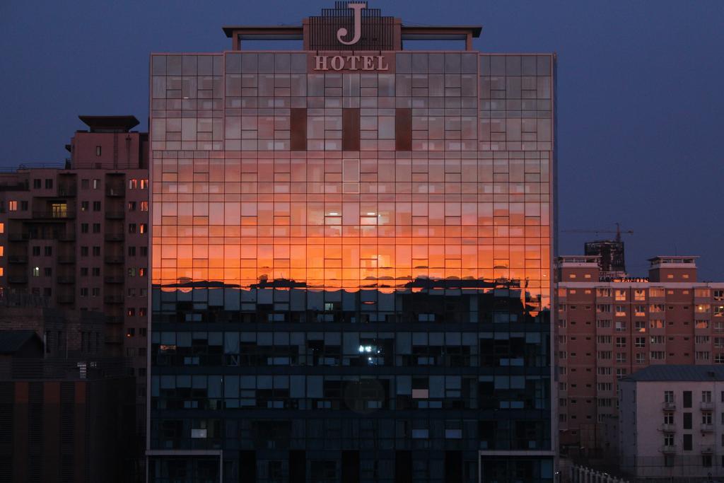 J Hotel Ulaanbaatar Exterior foto